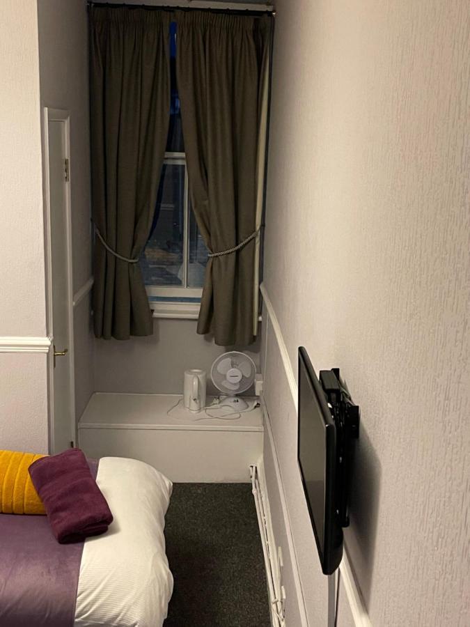The Castlegate Arms Hotel 2*